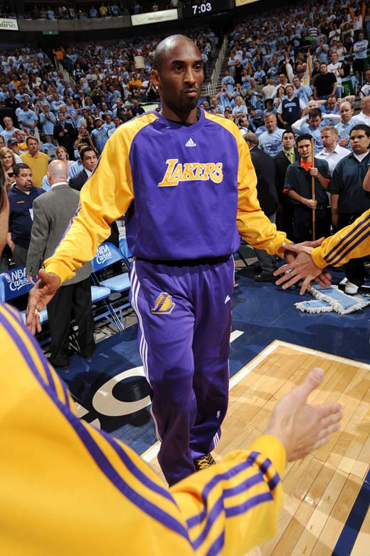 郭艾伦现身 郭艾伦现身