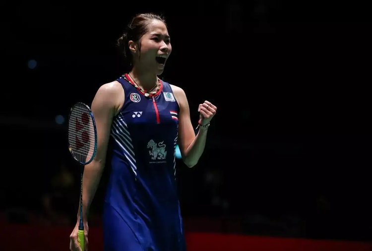 林良铭直红&王上源累计黄牌停赛，国足至少两人无法出战澳大利亚.