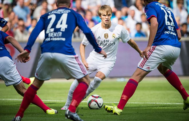 高红：控制足球是我的足球风格，尤其在青少年阶段一定要强调控球