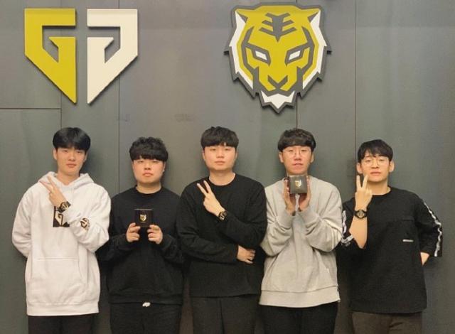 员能够捧得 员能够捧得