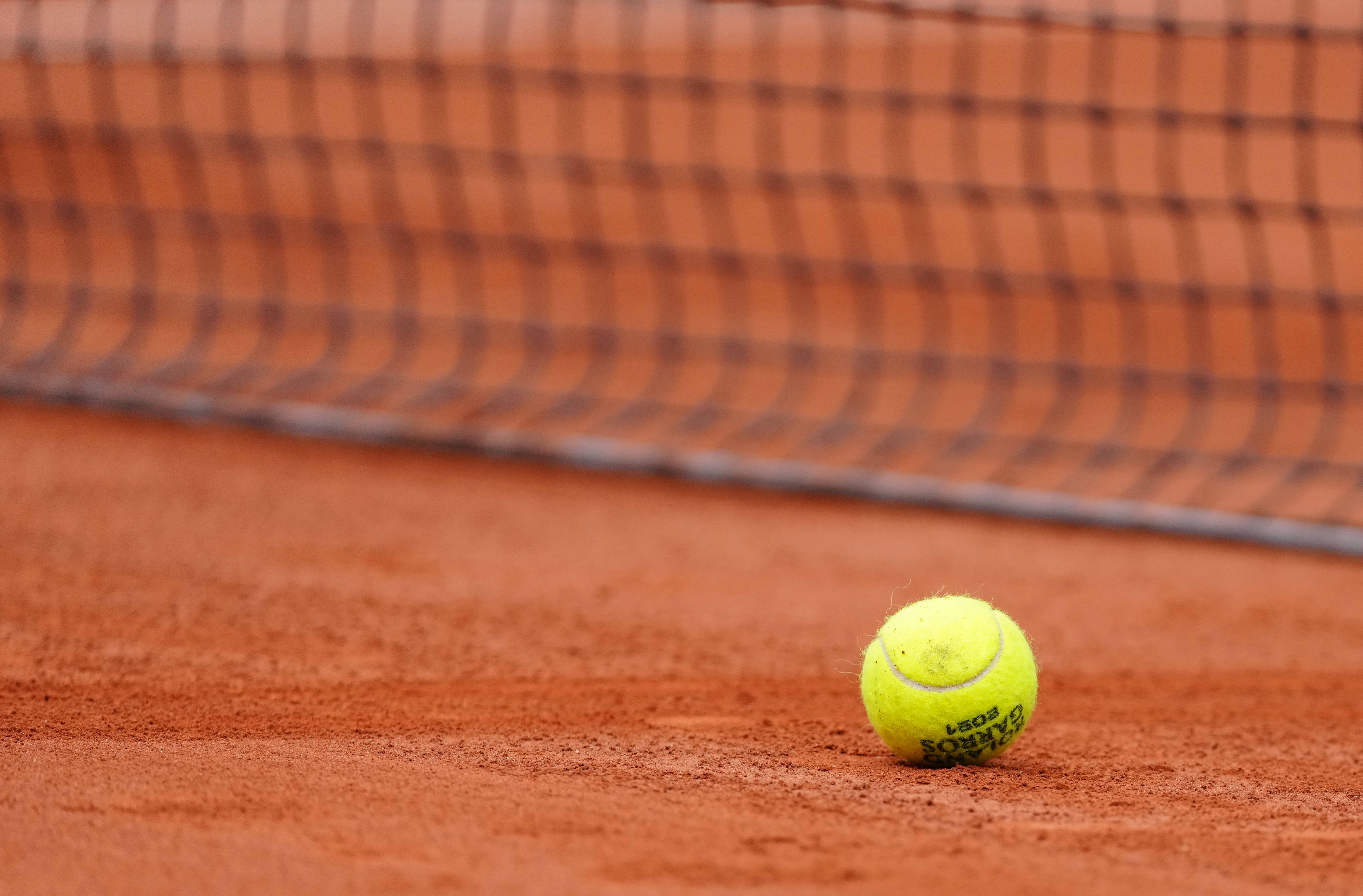 洛城著名纹身师为詹姆斯一家新添纹身 此前曾多次为老詹纹身